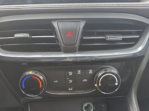 Used 2024 Buick Encore GX Sport Touring image 25