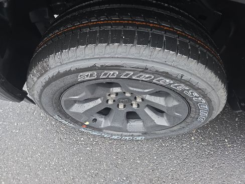 New 2026 RAM 1500 Big Horn AWD/4WD image 18