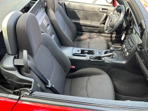 Used 2014 MAZDA MX-5 Miata Sport w/ Convenience Package image 25