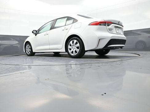 Certified 2020 Toyota Corolla LE image 31