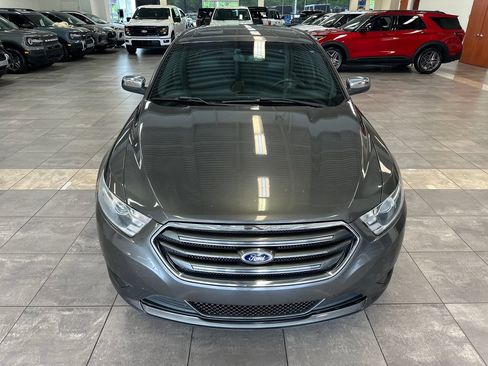 Used 2016 Ford Taurus Limited FWD image 18