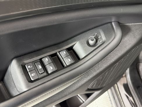 Used 2025 Jeep Grand Cherokee L Laredo AWD/4WD image 27