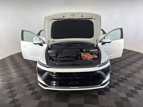 Used 2025 Hyundai Sonata Limited FWD image 14