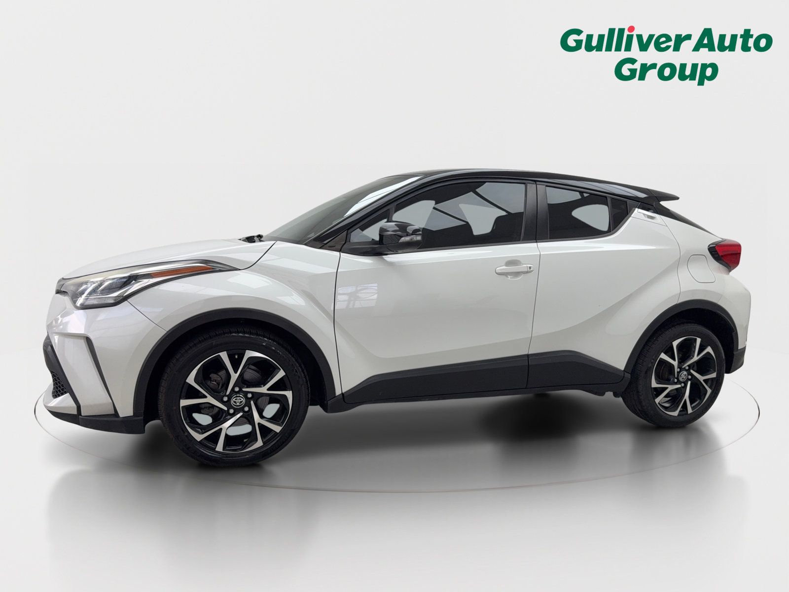 Used 2020 Toyota C-HR XLE FWD image 2