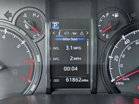 Used 2020 Toyota 4Runner SR5 AWD/4WD image 14