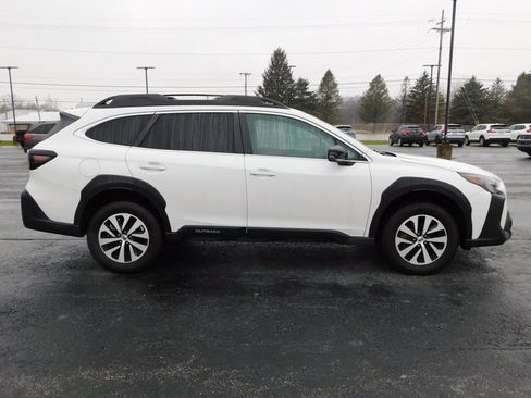 Used 2024 Subaru Outback Premium image 2