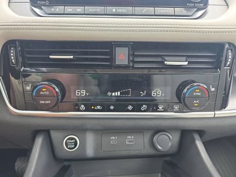 Used 2021 Nissan Rogue SV w/ Premium Package FWD image 29