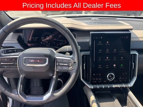 Used 2025 GMC Acadia Elevation w/ Elevation Premium Package FWD image 12