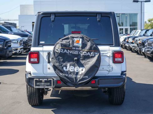 Used 2020 Jeep Wrangler Unlimited Sahara AWD/4WD image 7