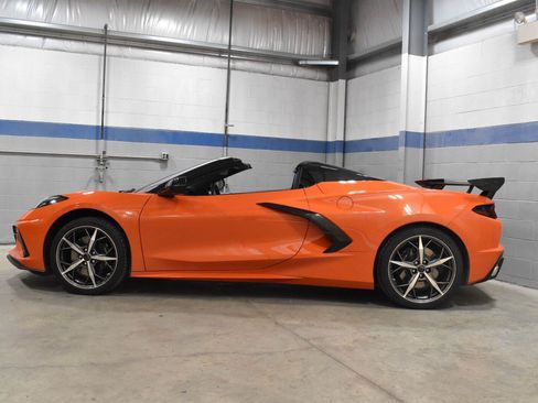 Used 2021 Chevrolet Corvette Stingray Premium Conv w/ Z51 Performance Package RWD image 25