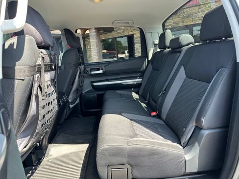 Used 2015 Toyota Tundra SR5 w/ SR5 Upgrade Package AWD/4WD image 34