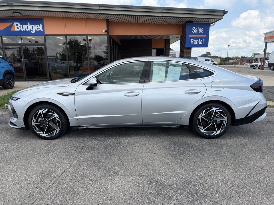 Used 2026 Hyundai Sonata SEL FWD image 2