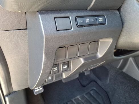 Used 2023 Nissan Frontier SV image 26