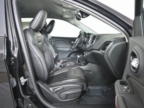 Used 2022 Jeep Cherokee Trailhawk w/ Sound & Nav Group image 13