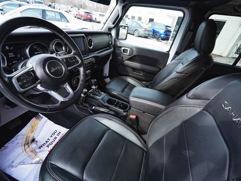 Used 2023 Jeep Wrangler Unlimited Sahara w/ Cold Weather Group image 15