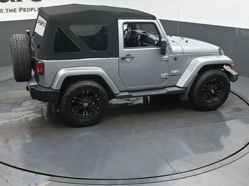 Used 2013 Jeep Wrangler Sahara w/ Dual Top Group AWD/4WD image 34