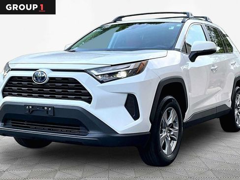 Certified 2022 Toyota RAV4 XLE w/ Convenience Package AWD/4WD image 1