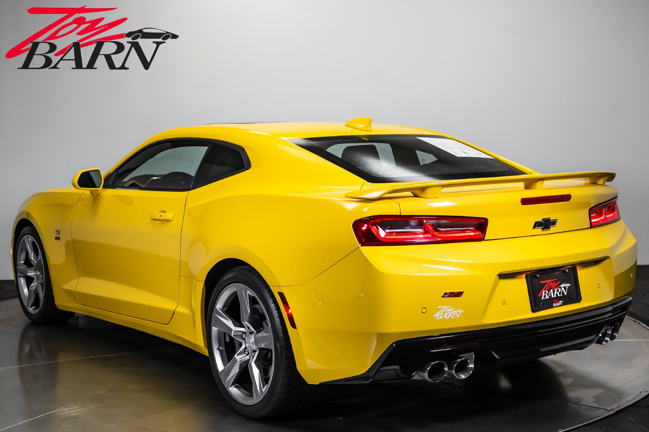 Used 2016 Chevrolet Camaro SS RWD image 3