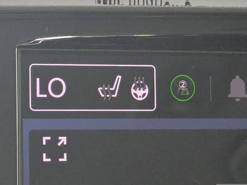 Used 2024 Chrysler Pacifica Touring-L FWD image 22