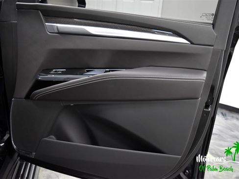 Used 2026 Cadillac Escalade V w/ LPO, ONYX Package image 32