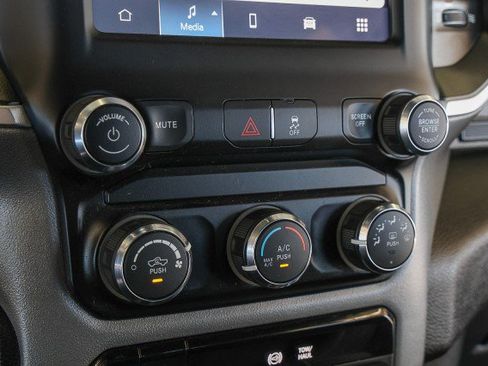 Used 2024 RAM 2500 Big Horn AWD/4WD image 19