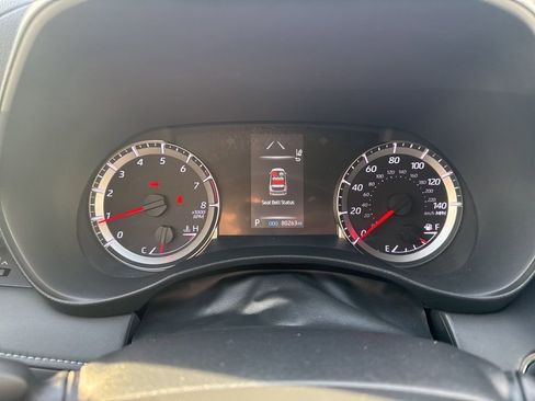 Used 2022 Toyota Highlander LE image 25