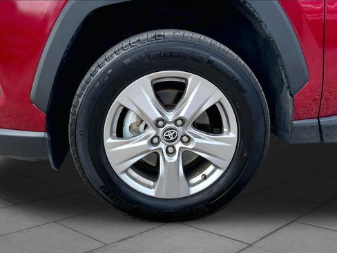 Used 2025 Toyota RAV4 XLE FWD image 11