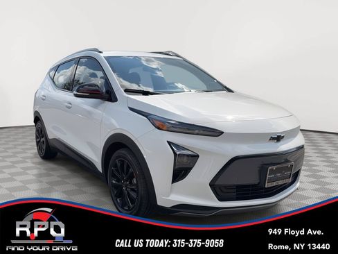 Used 2023 Chevrolet Bolt EUV LT w/ Comfort Package FWD image 7