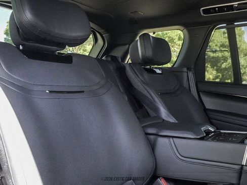 Used 2026 Land Rover Range Rover SV AWD/4WD image 33