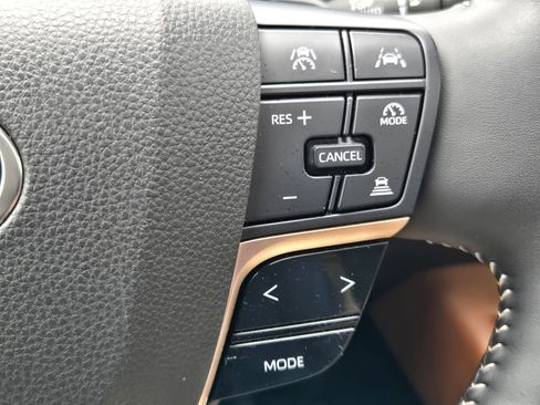 Used 2025 Toyota Crown Signia w/ Advanced Technology Package AWD/4WD image 29