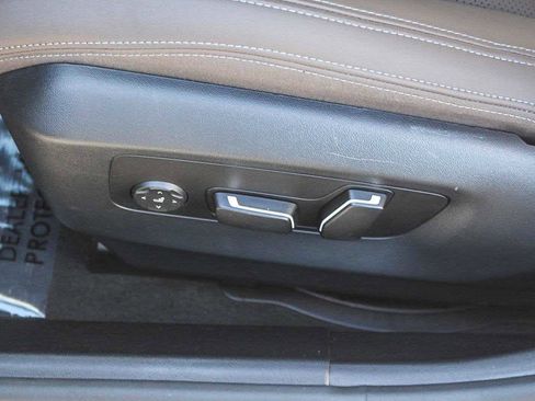 Used 2025 BMW 530i w/ M Sport Package image 21