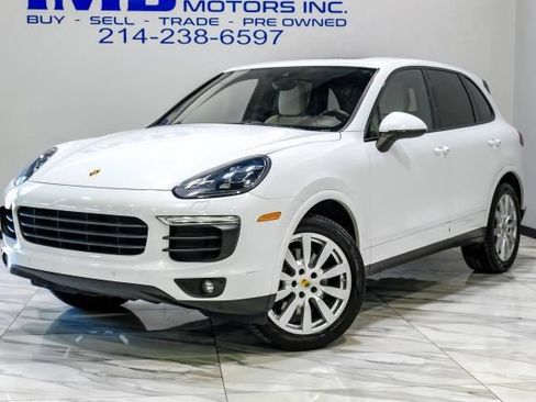 Used 2017 Porsche Cayenne AWD/4WD image 2