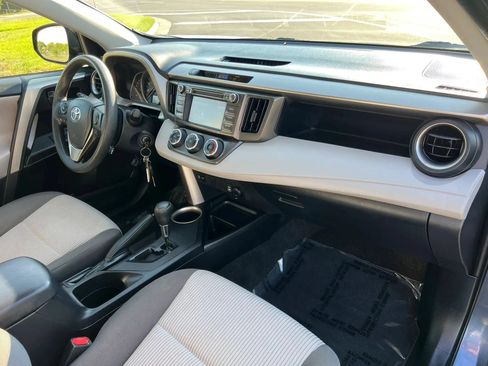 Used 2014 Toyota RAV4 LE AWD/4WD image 17