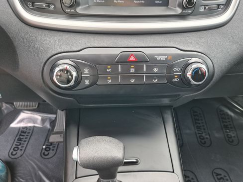 Used 2019 Kia Sorento L FWD image 25