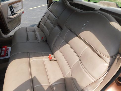 Used 1992 Lincoln Continental Executive image 25