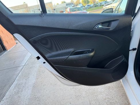 Used 2018 Chevrolet Cruze LS image 24