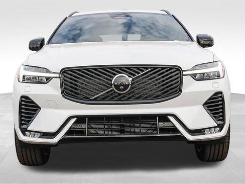 New 2027 Volvo XC60 B5 Plus AWD/4WD image 2