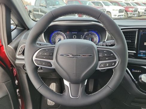 New 2026 Chrysler Pacifica Select FWD image 21