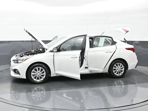 Used 2022 Hyundai Accent SEL FWD image 48