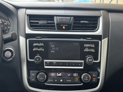 Used 2018 Nissan Altima 2.5 S FWD image 18