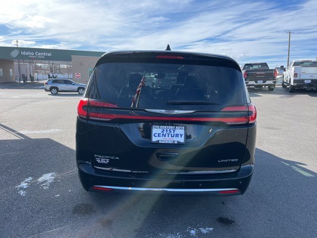 Used 2024 Chrysler Pacifica Limited FWD image 14