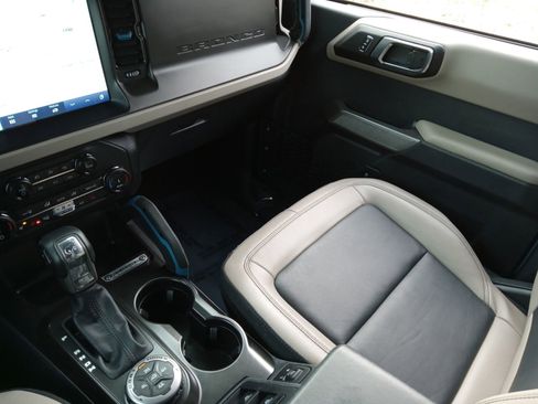 Used 2022 Ford Bronco Wildtrak image 18