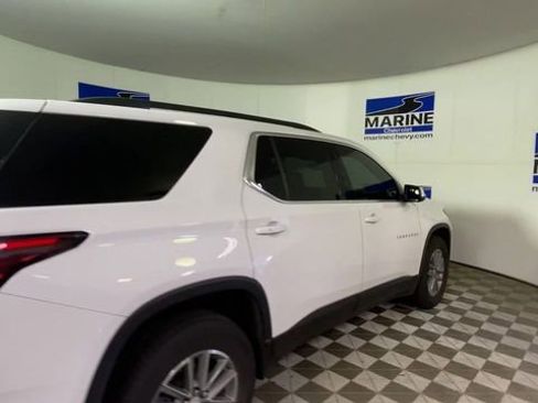 Certified 2022 Chevrolet Traverse LT image 2