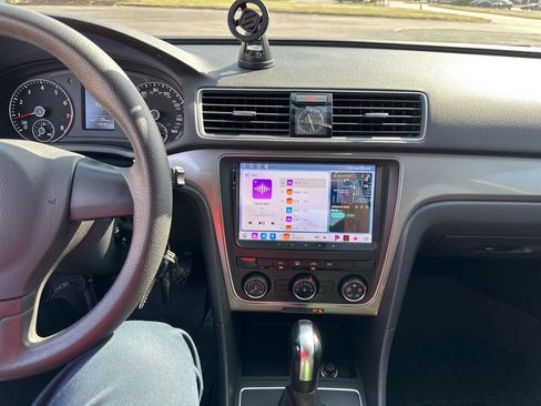 Used 2014 Volkswagen Passat 1.8T S image 10