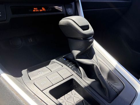 Used 2025 Toyota RAV4 XLE w/ Convenience Package FWD image 10