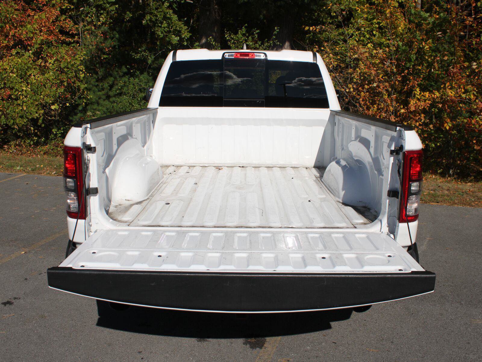 Used 2022 RAM 1500 Big Horn w/ Night Edition AWD/4WD image 7