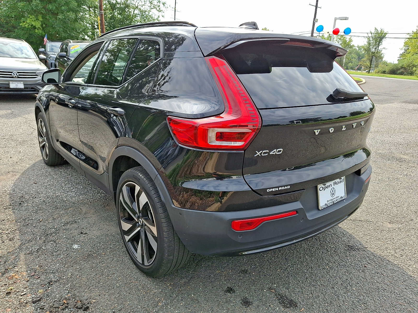 Used 2023 Volvo XC40 B5 Plus w/ Protection Package Premier AWD/4WD image 4