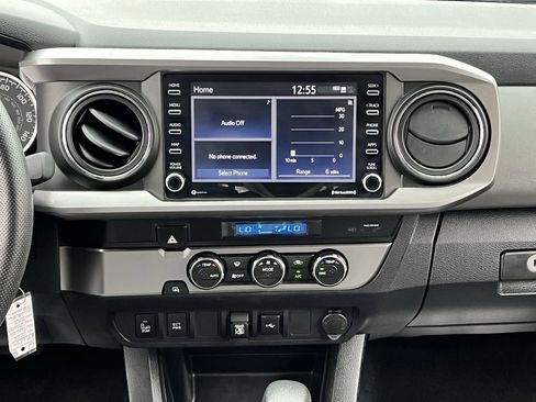 Used 2022 Toyota Tacoma SR5 w/ Technology Package image 15