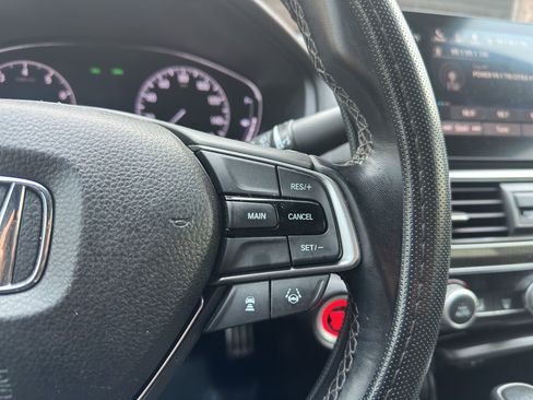 Used 2018 Honda Accord Sport image 16