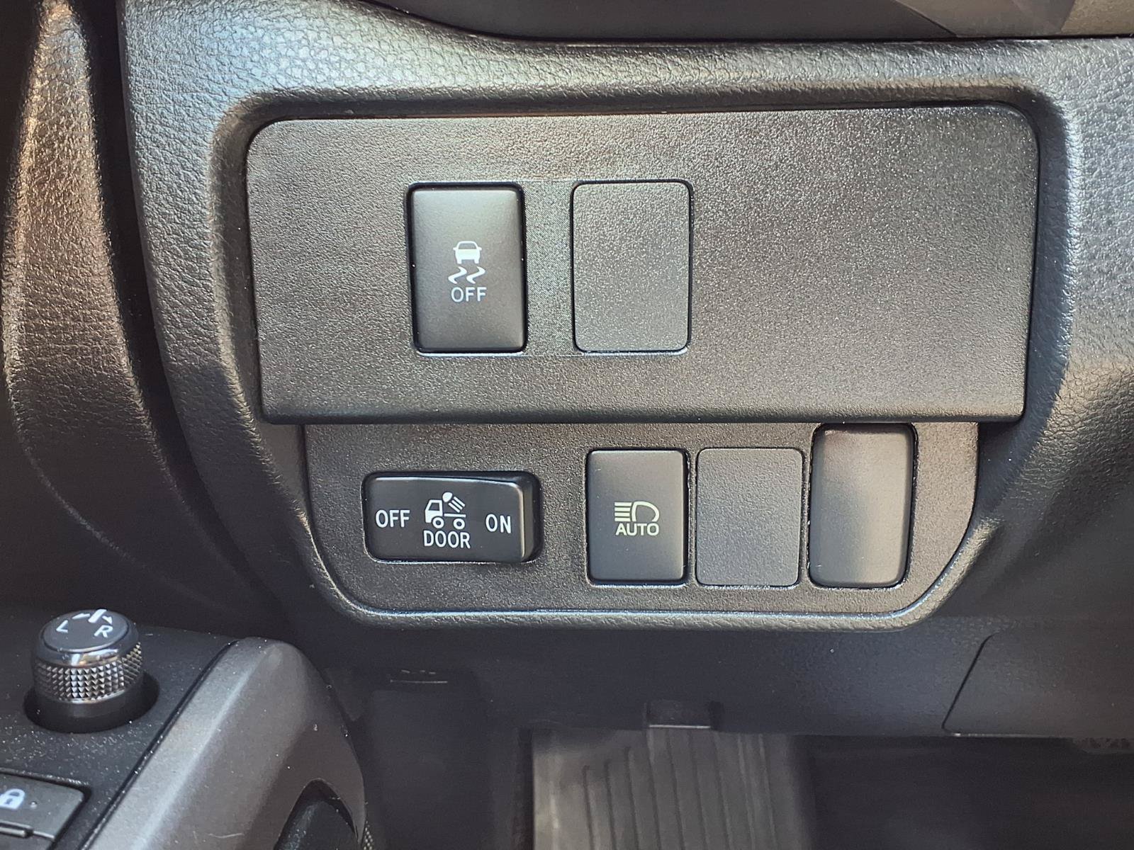 Used 2021 Toyota Tacoma SR5 RWD image 11